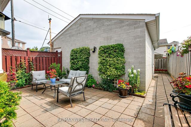 639 Caledonia Rd, House detached with 3 bedrooms, 3 bathrooms and 3 parking in York ON | Image 30