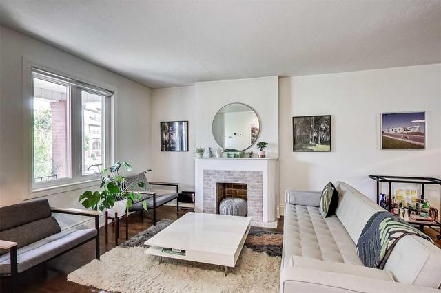 MAIN - 28 Day Ave, House semidetached with 3 bedrooms, 1 bathrooms and 2 parking in Toronto ON | Image 2