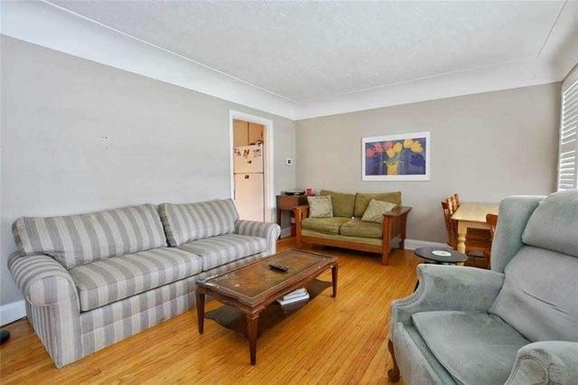 41 West 4th St, House detached with 4 bedrooms, 2 bathrooms and 3 parking in Hamilton ON | Image 3