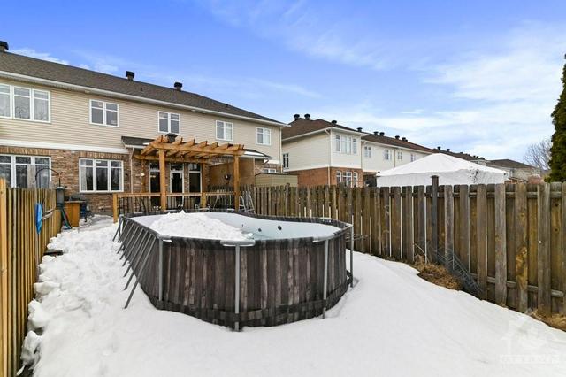 909 Schooner Cres, Townhouse with 3 bedrooms, 3 bathrooms and 3 parking in Gloucester ON | Image 28