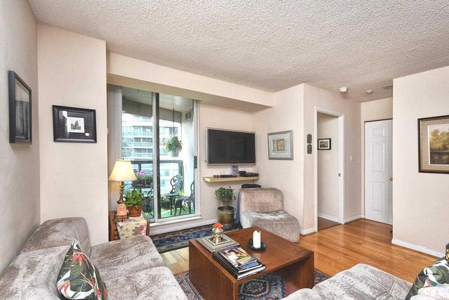 909 - 23 Lorraine Dr, Condo with 2 bedrooms, 2 bathrooms and 1 parking in North York ON | Image 24