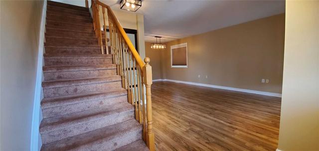 MAIN - 185 Thrushwood Dr, House semidetached with 3 bedrooms, 3 bathrooms and 2 parking in Barrie ON | Image 2