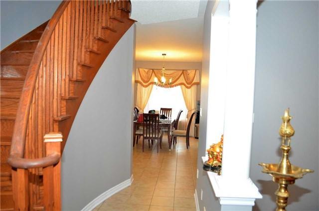 MAIN - 353 Sunny Meadow Blvd, House detached with 4 bedrooms, 3 bathrooms and 2 parking in Brampton ON | Image 3