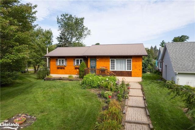 90 Beaumont Dr, House detached with 4 bedrooms, 2 bathrooms and 6 parking in Bracebridge ON | Image 23