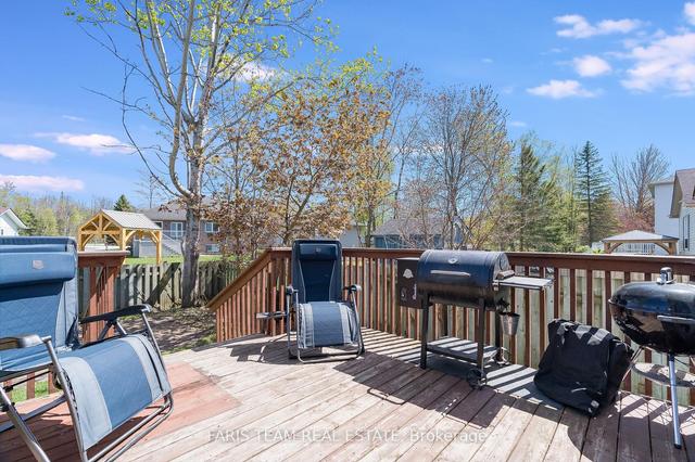 33 Donald Cres, House detached with 3 bedrooms, 2 bathrooms and 3 parking in Wasaga Beach ON | Image 13