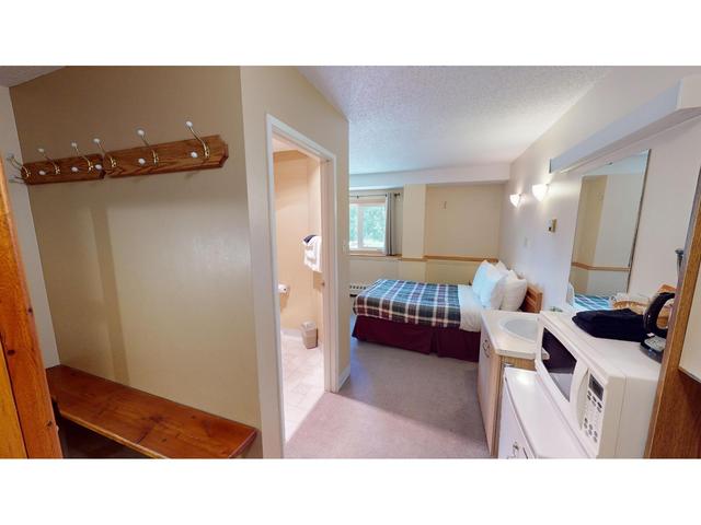 6 - 5369 Fernie Ski Hill Rd, Condo with 2 bedrooms, 1 bathrooms and null parking in Fernie BC | Image 7