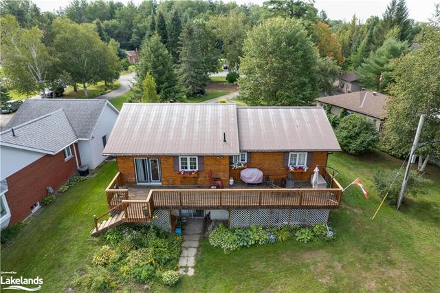 90 Beaumont Dr, House detached with 4 bedrooms, 2 bathrooms and 6 parking in Bracebridge ON | Image 12