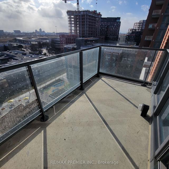 909 - 31 Tippett Rd, Condo with 2 bedrooms, 2 bathrooms and 1 parking in Toronto ON | Image 13
