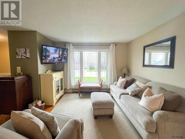 123 Chantal Cres, House detached with 3 bedrooms, 1 bathrooms and null parking in Timmins ON | Image 9