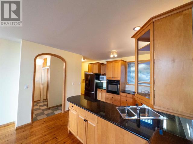 1609 Beach Rd, House detached with 3 bedrooms, 2 bathrooms and null parking in Kenora ON | Image 9