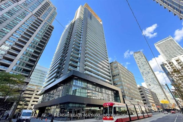 813 - 770 Bay St, Condo with 2 bedrooms, 2 bathrooms and 1 parking in Toronto ON | Image 1