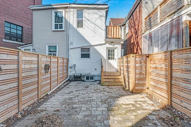 883 Gerrard St E, House semidetached with 1 bedrooms, 2 bathrooms and 0 parking in Toronto ON | Image 9