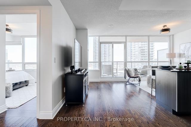 2205 - 15 Legion Rd, Condo with 1 bedrooms, 1 bathrooms and 2 parking in Etobicoke ON | Image 25