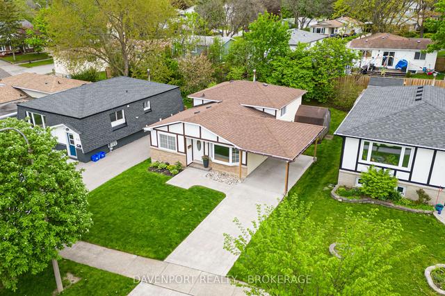 128 Christopher Dr, House detached with 3 bedrooms, 1 bathrooms and 3 parking in Waterloo ON | Image 17