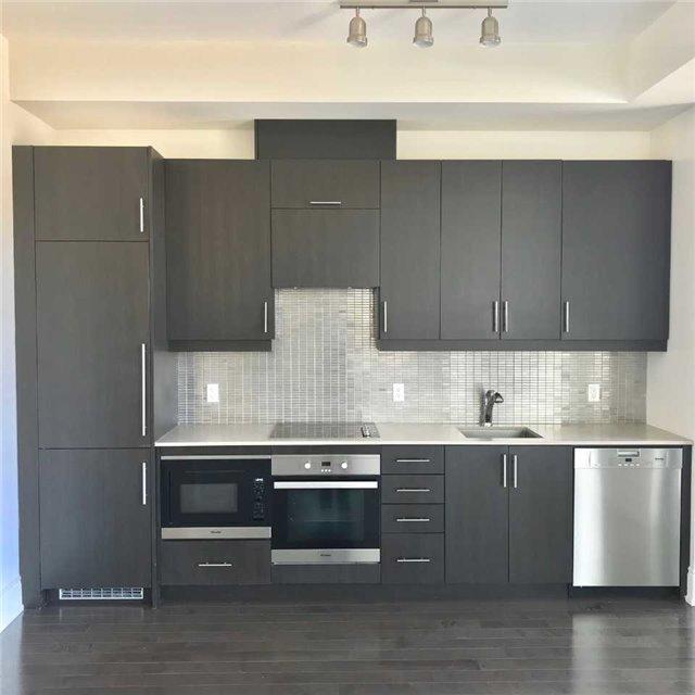 909 - 23 Glebe Rd W, Condo with 2 bedrooms, 2 bathrooms and 1 parking in Toronto ON | Image 2