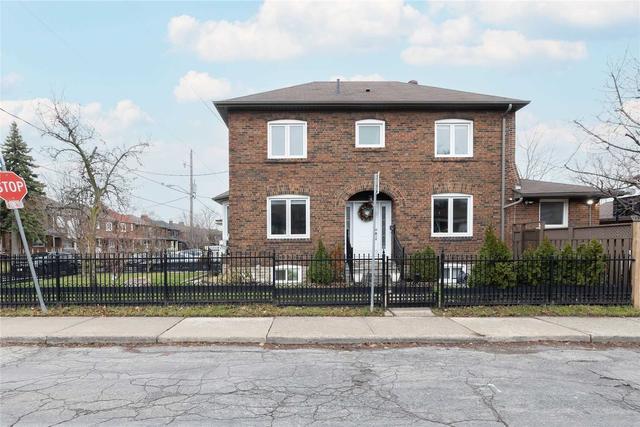 MAIN - 290 Westmount Ave, House detached with 1 bedrooms, 1 bathrooms and 1 parking in York ON | Image 9