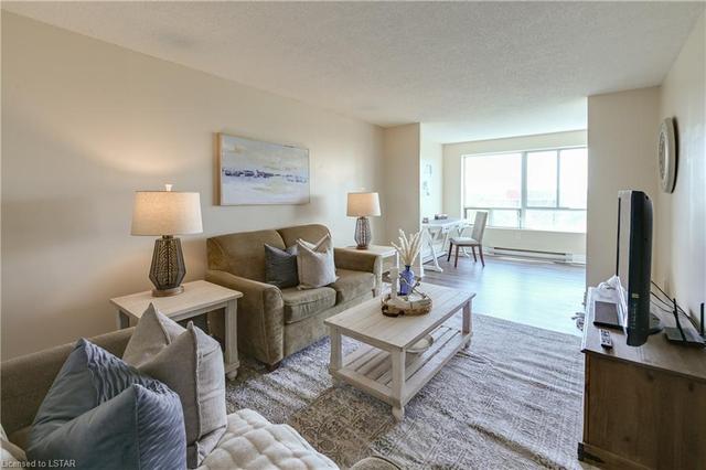 909 - 95 Base Line Rd W, House attached with 2 bedrooms, 2 bathrooms and 2 parking in London ON | Image 4