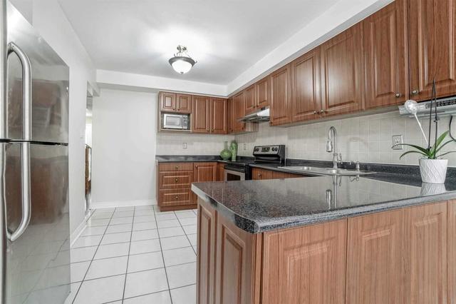 90 Castle Park Blvd, House semidetached with 3 bedrooms, 3 bathrooms and 2 parking in Woodbridge ON | Image 8