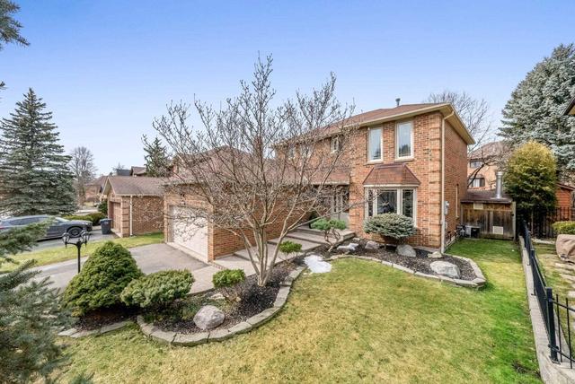 9 Iris Cres, House detached with 4 bedrooms, 3 bathrooms and 6 parking in Brampton ON | Image 23
