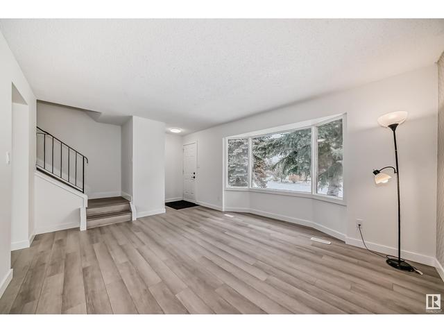 6340 - 34 A Av Nw Nw, House semidetached with 3 bedrooms, 1 bathrooms and null parking in Edmonton AB | Image 8
