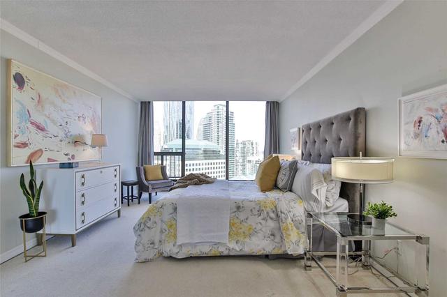 PH-12 - 55 Harbour Sq, Condo with 2 bedrooms, 2 bathrooms and 2 parking in Toronto ON | Image 7