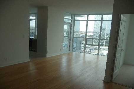 909 - 80 Absolute Ave, Condo with 2 bedrooms, 2 bathrooms and 1 parking in Mississauga ON | Image 4