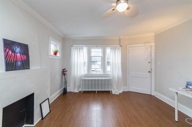 MAIN - 233 Jane St, House detached with 2 bedrooms, 1 bathrooms and 1 parking in Toronto ON | Image 9