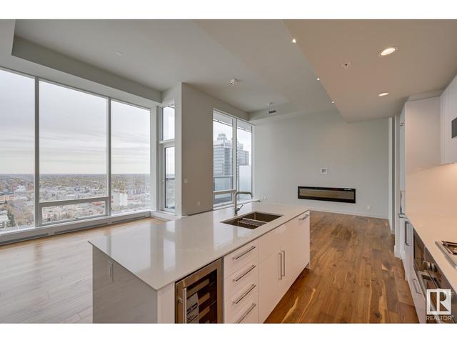 2302 - 10360 102 St Nw Nw, Condo with 2 bedrooms, 2 bathrooms and null parking in Edmonton AB | Image 2