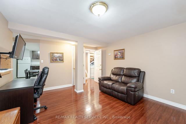 50 Rotherglen Crt, House detached with 3 bedrooms, 4 bathrooms and 5 parking in Brampton ON | Image 25