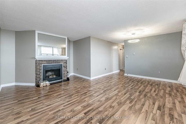 909 - 700 Dynes Rd, Condo with 2 bedrooms, 2 bathrooms and 1 parking in Burlington ON | Image 16