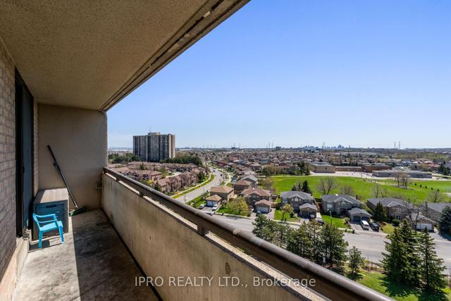 1109 - 10 Malta Ave, Condo with 3 bedrooms, 2 bathrooms and 1 parking in Brampton ON | Image 22