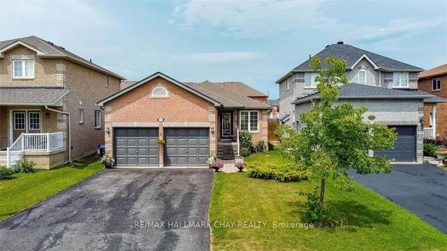 MAIN - 2123 Osbond Rd, House detached with 2 bedrooms, 2 bathrooms and 3 parking in Innisfil ON | Image 1