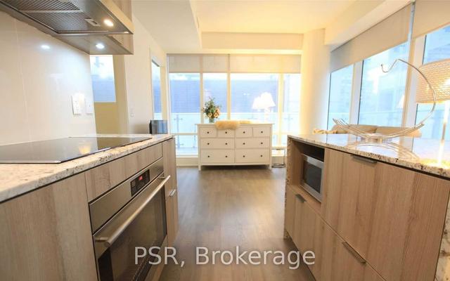 410 - 1 Bloor St E, Condo with 1 bedrooms, 2 bathrooms and 1 parking in Toronto ON | Image 5