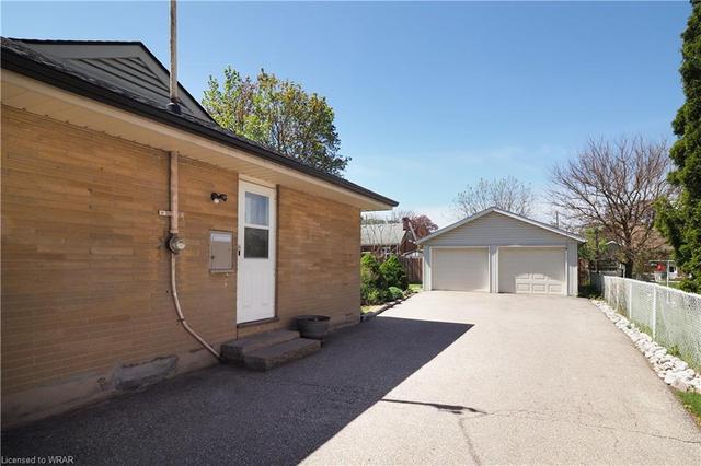419 St Leger St, House detached with 4 bedrooms, 2 bathrooms and 2 parking in Kitchener ON | Image 45