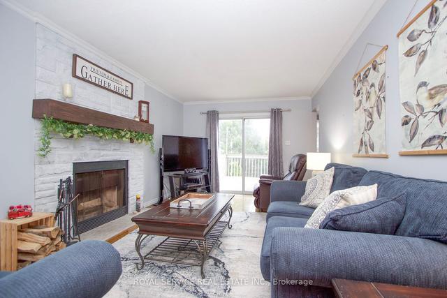909 Kingsley Crt, House detached with 4 bedrooms, 4 bathrooms and 4 parking in Oshawa ON | Image 8