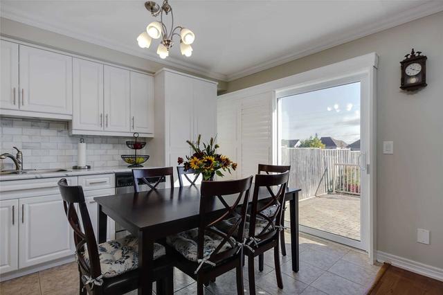 9 Lake Cres, House attached with 3 bedrooms, 4 bathrooms and 2 parking in Barrie ON | Image 6