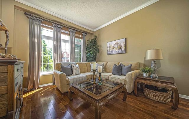 909 Greenleaf Cir, House detached with 4 bedrooms, 4 bathrooms and 4 parking in Oshawa ON | Image 12