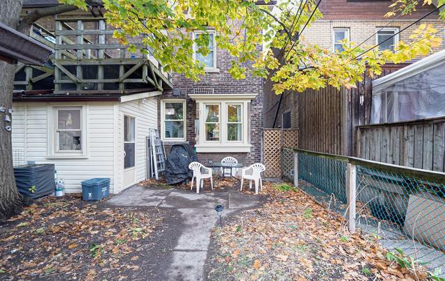 MAIN - 2135 Gerrard St E, House detached with 1 bedrooms, 1 bathrooms and 1 parking in Toronto ON | Image 10