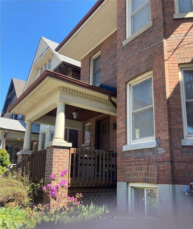MAIN - 383 Woodbine Ave, House detached with 1 bedrooms, 1 bathrooms and 1 parking in Toronto ON | Image 1