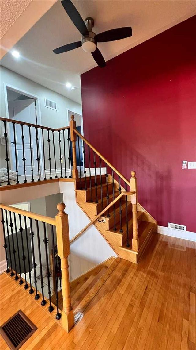 803 Escobar Cres, House detached with 3 bedrooms, 3 bathrooms and 6 parking in Mississauga ON | Image 18