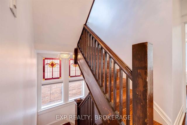 134 Westmount Ave, House detached with 6 bedrooms, 4 bathrooms and 2 parking in Toronto ON | Image 14