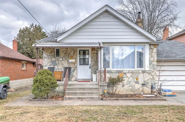 MAIN - 31 Fairlin Dr, House detached with 3 bedrooms, 1 bathrooms and 3 parking in Etobicoke ON | Image 32