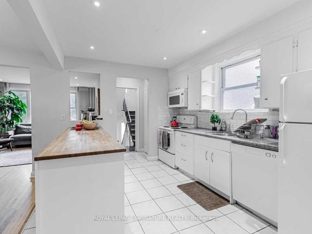 MAIN - 277 Wychwood Ave, House detached with 2 bedrooms, 1 bathrooms and 1 parking in York ON | Image 8