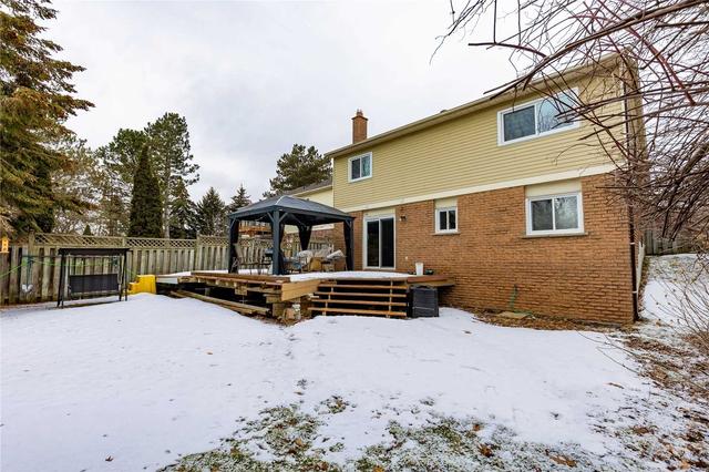 885 Walton Crt, House detached with 3 bedrooms, 3 bathrooms and 4 parking in Whitby ON | Image 32