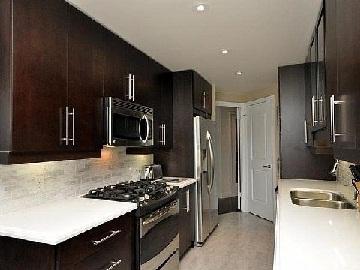 PH-1702 - 1055 Southdown Rd, Condo with 2 bedrooms, 2 bathrooms and 1 parking in Mississauga ON | Image 3