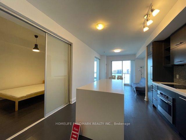 1606 - 65 St Mary St, Condo with 1 bedrooms, 1 bathrooms and 1 parking in Toronto ON | Image 7