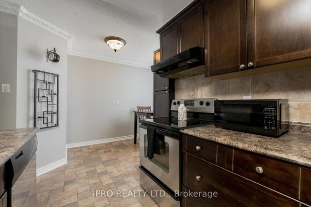 1109 - 10 Malta Ave, Condo with 3 bedrooms, 2 bathrooms and 1 parking in Brampton ON | Image 4