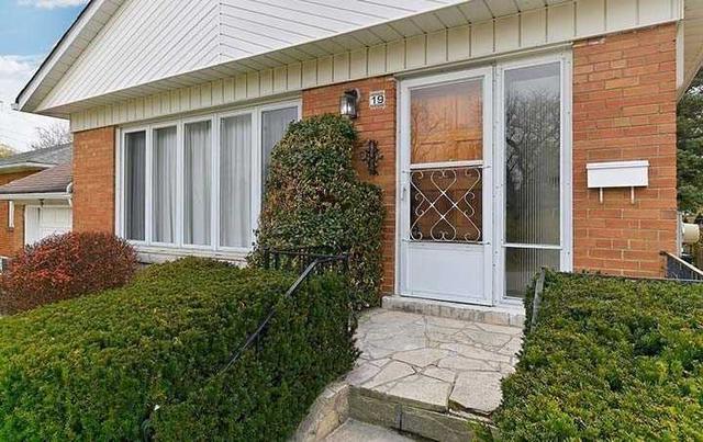 MAIN - 19 Nashland Ave, House detached with 3 bedrooms, 1 bathrooms and 2 parking in Etobicoke ON | Image 12