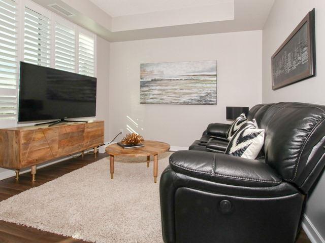 PH1609 - 1235 Bayly St, Condo with 1 bedrooms, 1 bathrooms and 1 parking in Pickering ON | Image 3