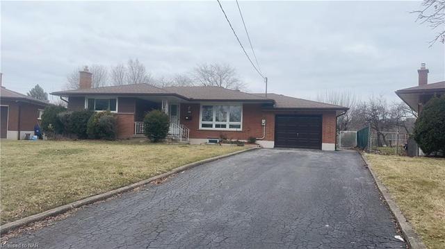 MAIN - 31 Joanna Dr, House detached with 3 bedrooms, 2 bathrooms and 6 parking in St. Catharines ON | Image 1